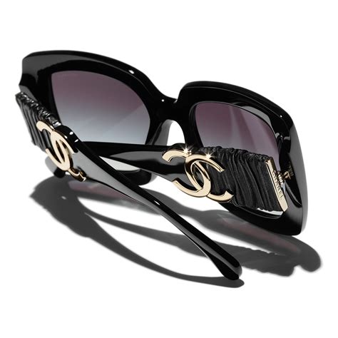 CHANEL 5474Q Square Sunglasses .